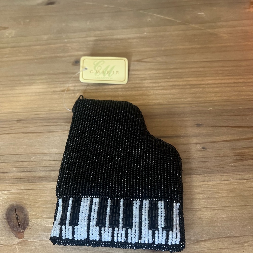 C. Marie collection .Black and White Beaded Piano Key Coin Purse. NWT